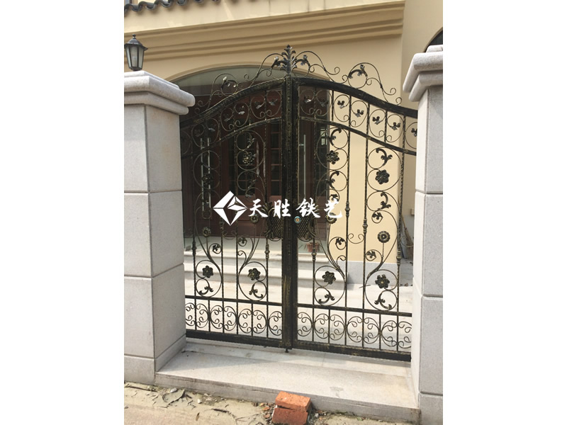 鐵藝大門(mén)